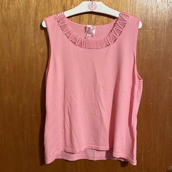 •PINK POODLE•PINK SCOOP NECK DETAIL RAYON/NYLON BLEND TANK TOP  BLOUSE SIZE XL - Picture 2 of 6